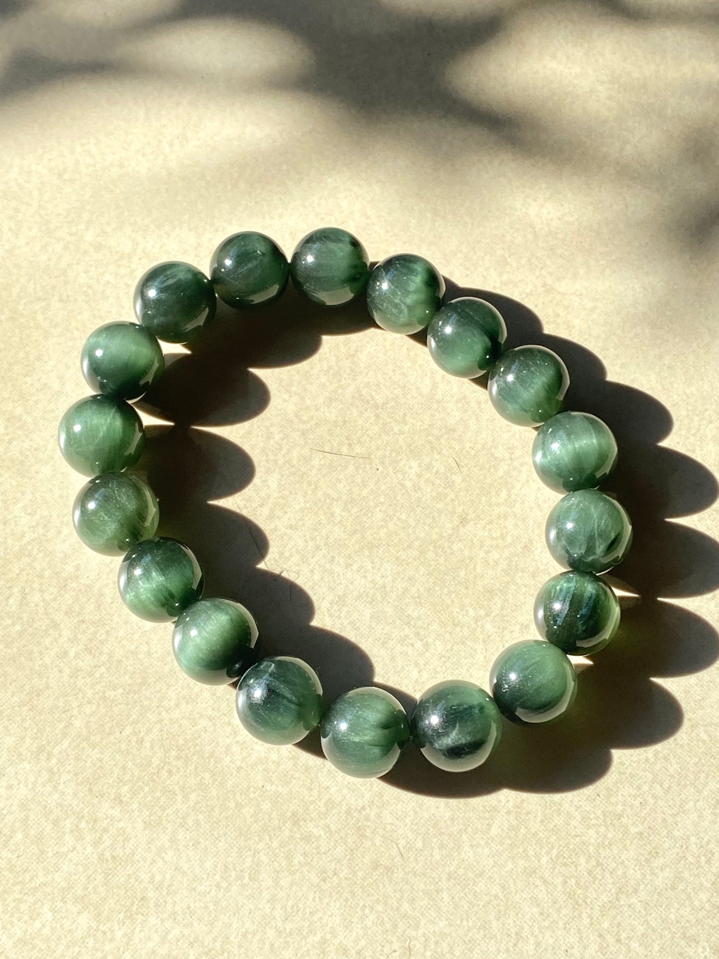 高品質綠色針鐵礦水晶